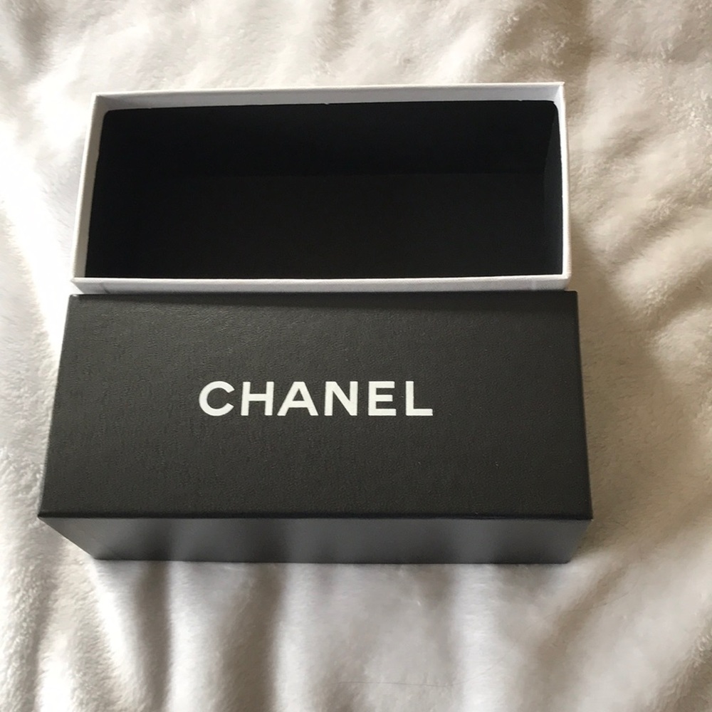 Chanel box